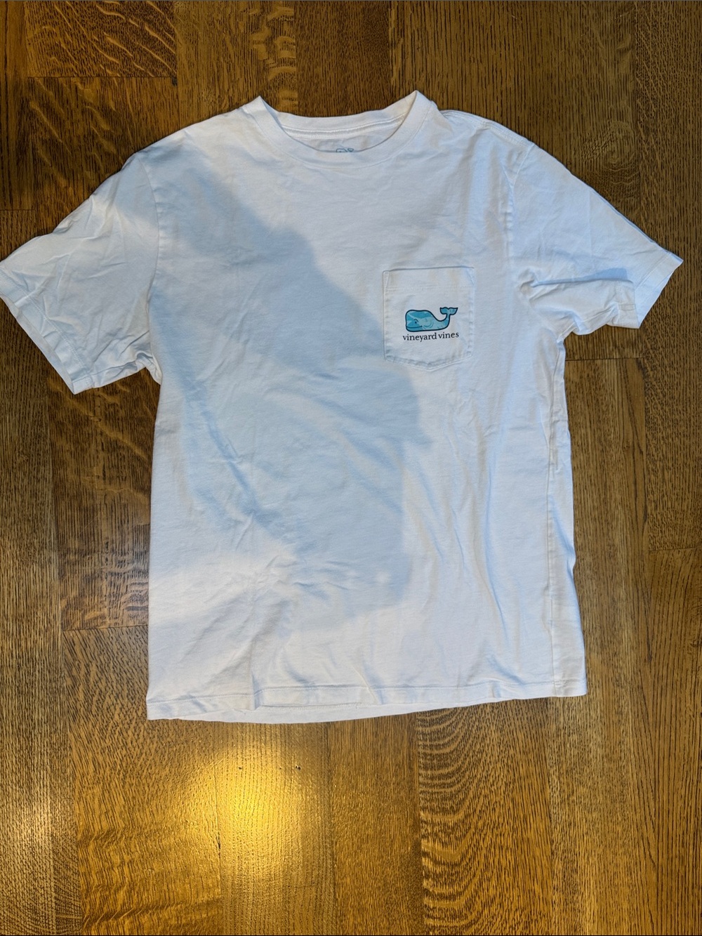 Vineyard Vines White Pocket T-Shirt Blue Whale Graphic Logo Tee Size Small - Picture 2 of 7